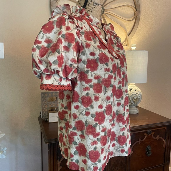 ENTRO Floral Puff Sleeve Embroidered Detail Women's Top - Picture 5 of 13